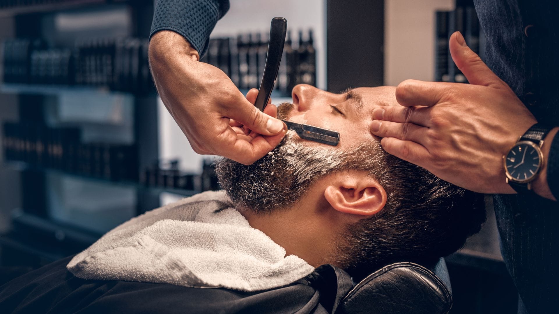 10 Tips for First-Timers to Expect During a Professional Razor Shave