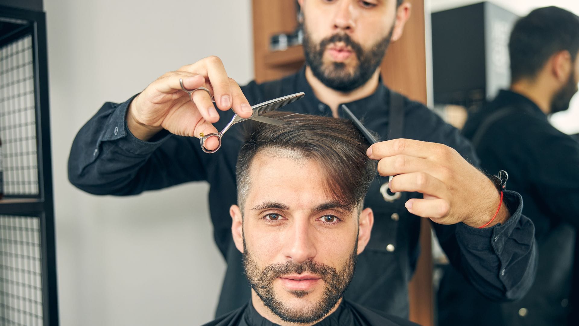 11 Things Barbers Look for When Analyzing Your Hair