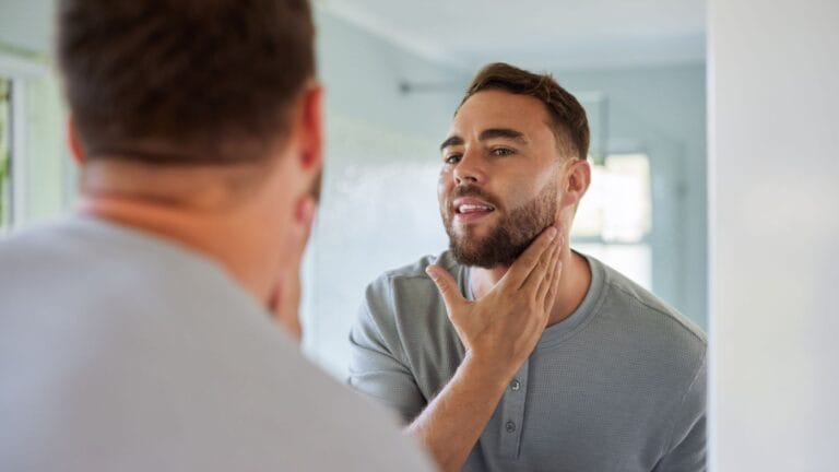 11 Ways to Combine a Beard with a Mid Fade