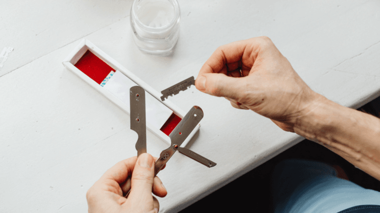 12 Signs It's Time to Change Your Razor Blade