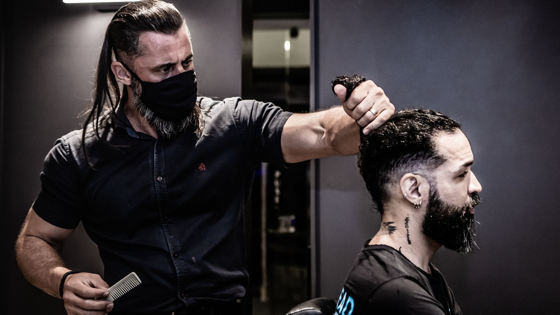 12 Tips for Taming Wavy Hair with the Right Cut