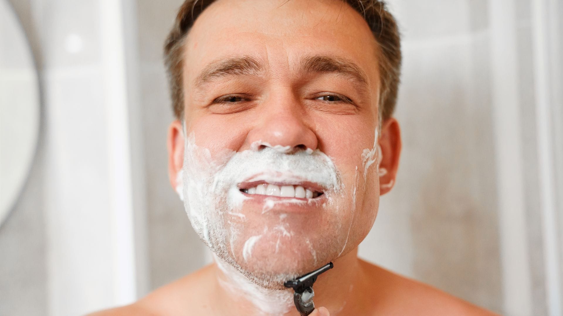13 Things You Need to Know Before Getting a Smooth Razor Shave