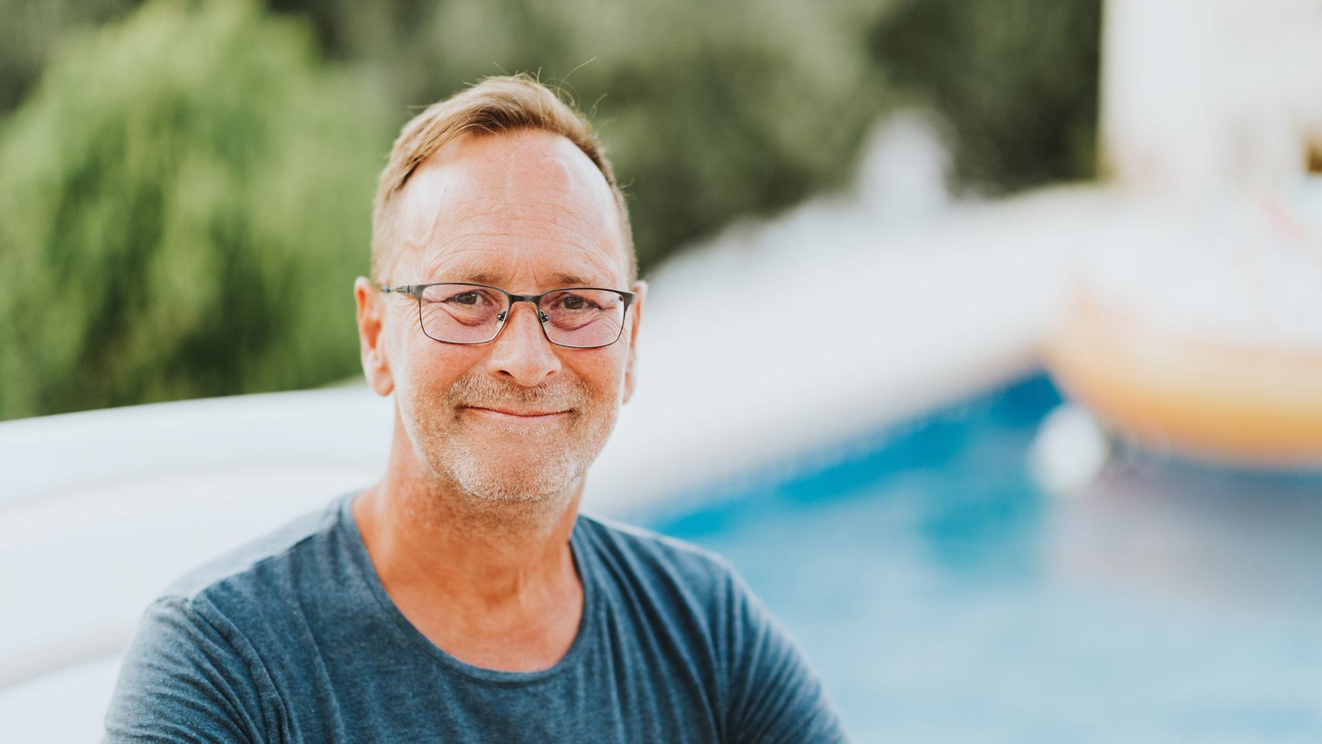 14 Hairstyles for Men Over 50 That Are Stylish and Modern