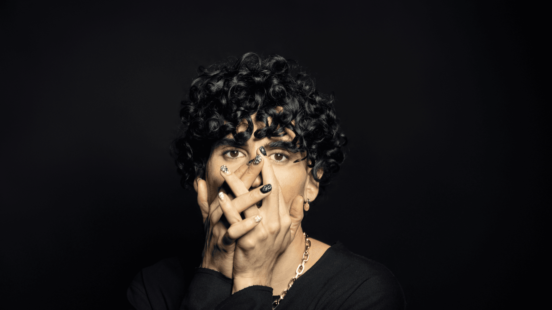 15 Best Haircuts for Men with Curly Hair