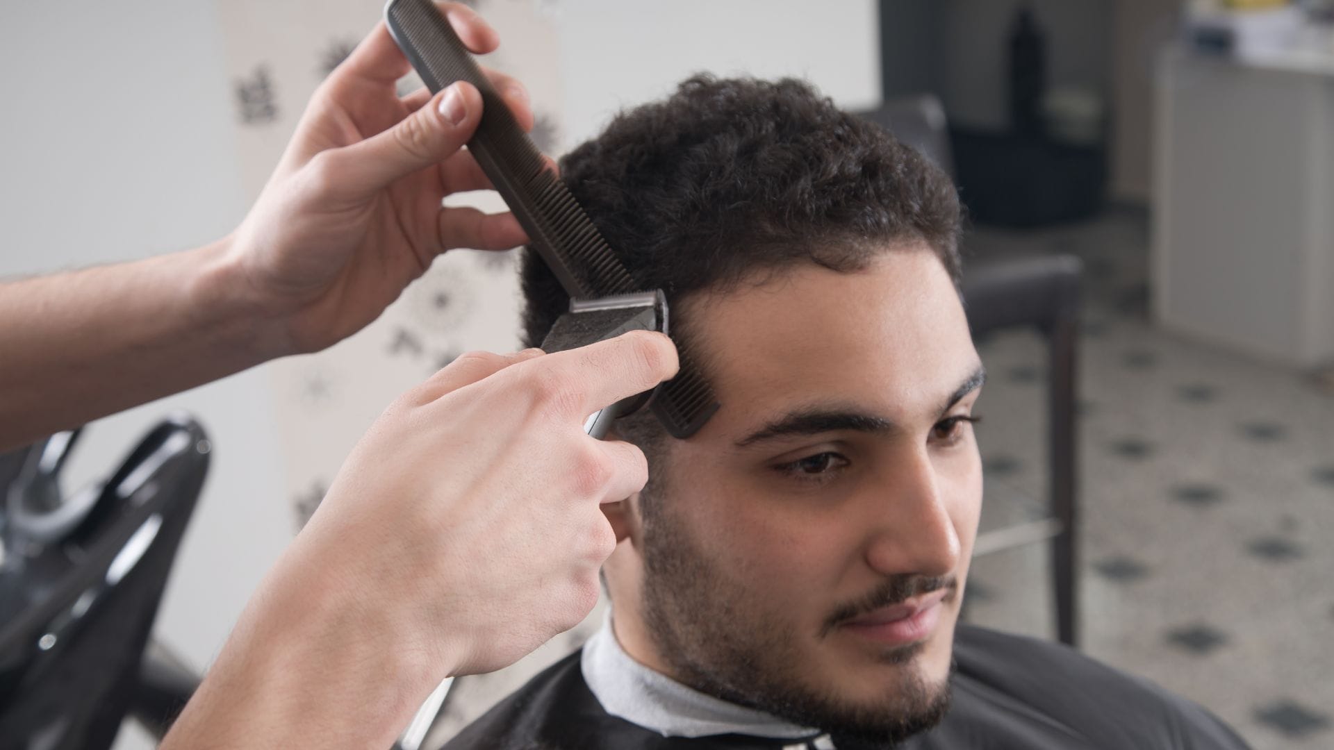 11 Best Hairstyles for Men with Oval Faces