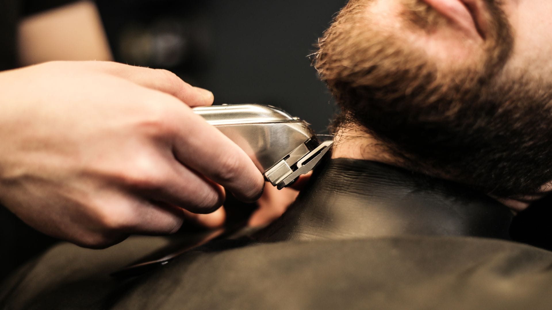 11 Factors to Consider When Choosing a Barber