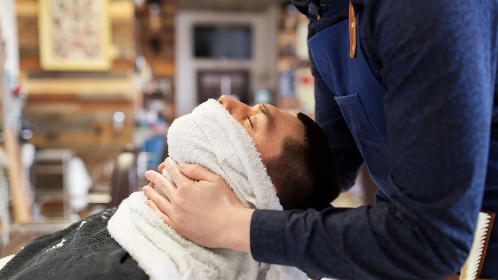 12 Reasons Hot Towel Shaves Are Essential for Healthy Skin