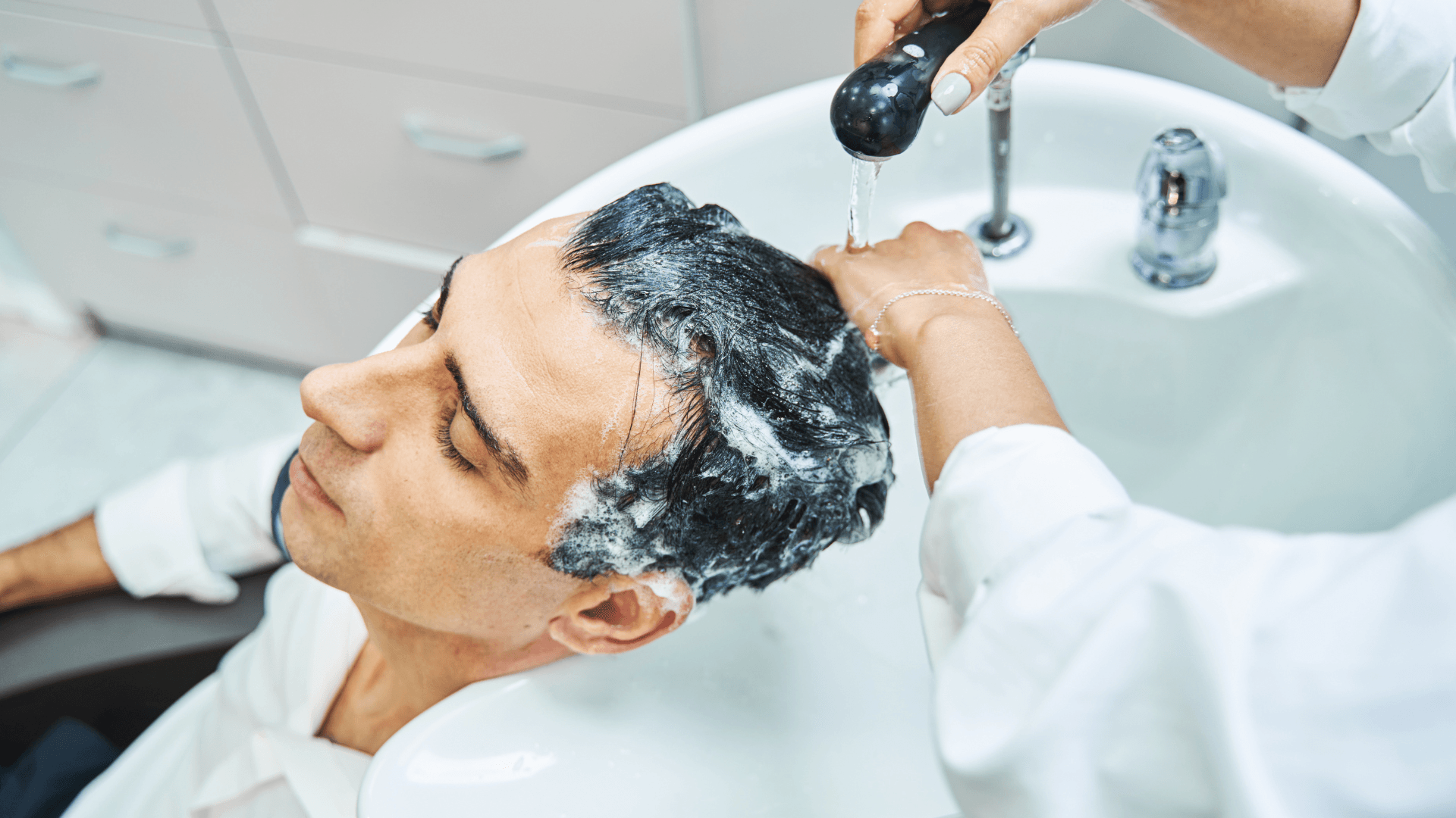 14 Tips for Choosing the Best Shampoo for Your Hair Type