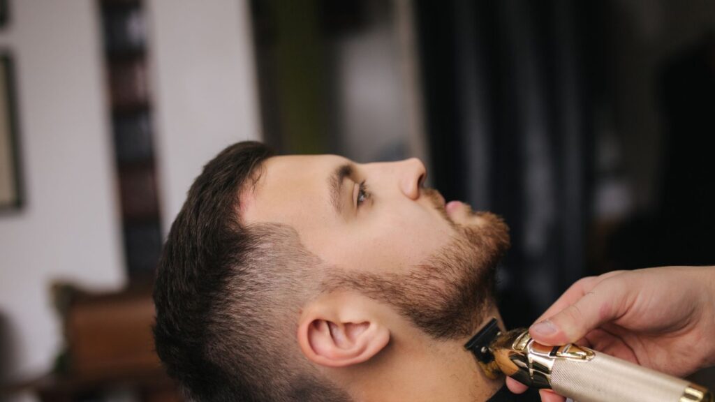 Clean Shave vs Beard Trim: Which One Fits Your Lifestyle